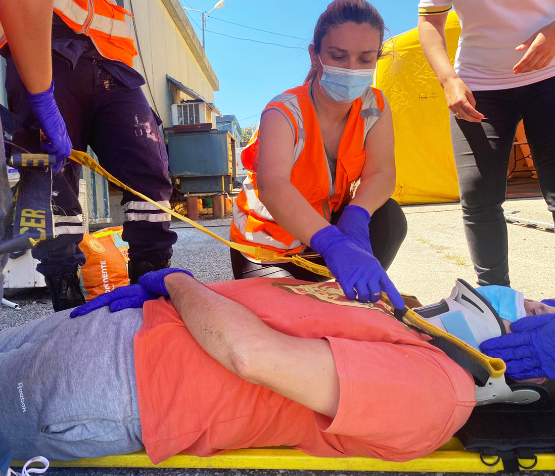 tripulante de ambulância de transporte